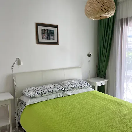 Front Apartman Piszúri