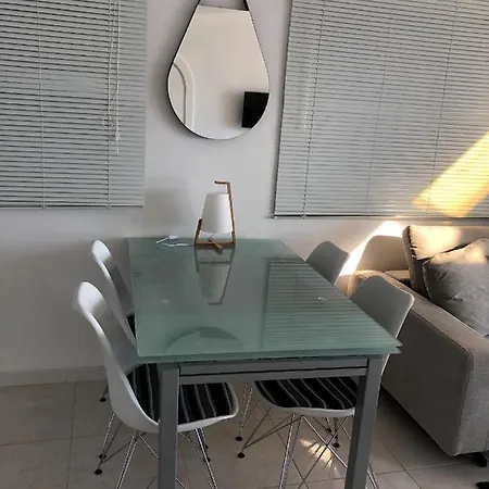 Front * Pissouri