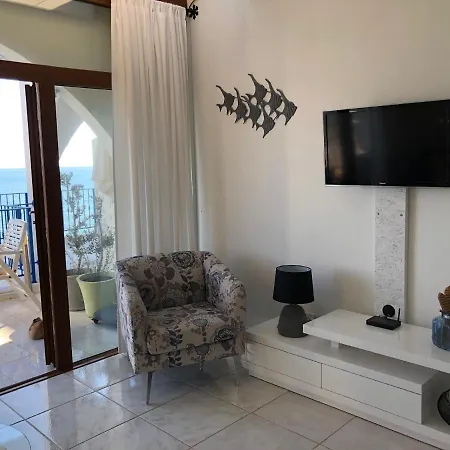 Front * Pissouri