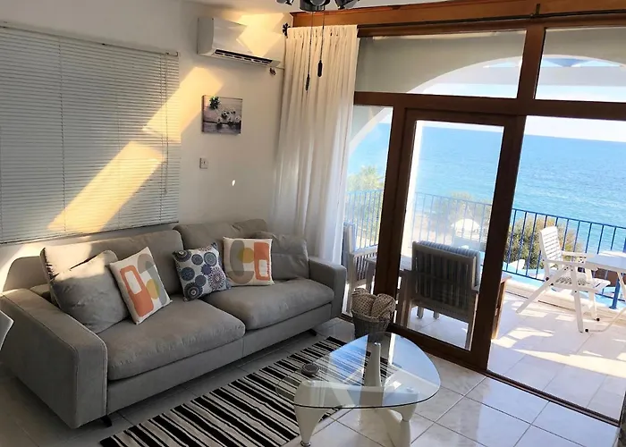 Front Apartmán Pissouri